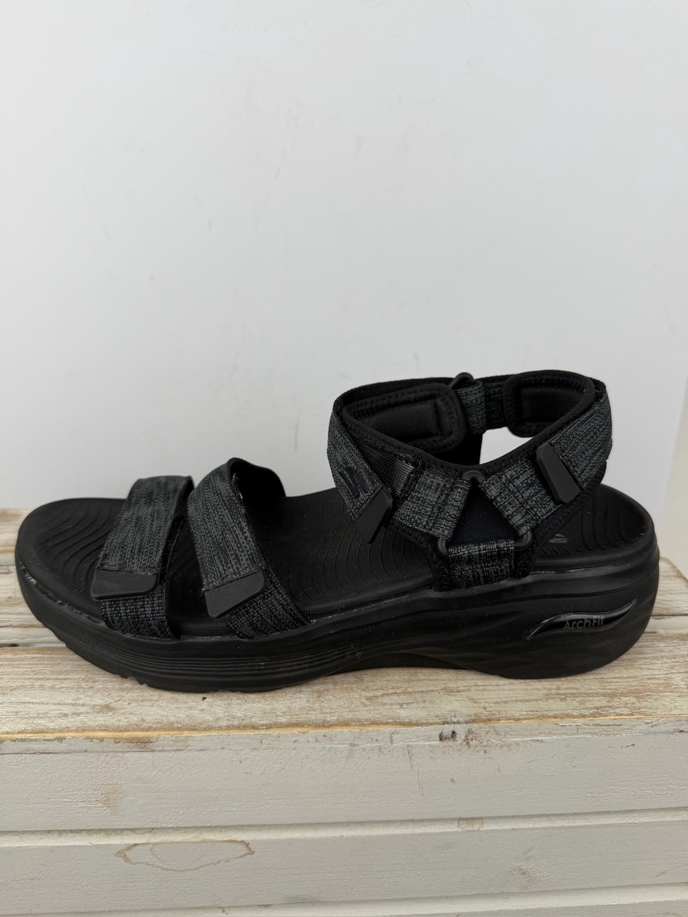 Skechers GO WALK Arch Fit sandal black adjustable hook-and-loop straps size 8 - Picture 6 of 13